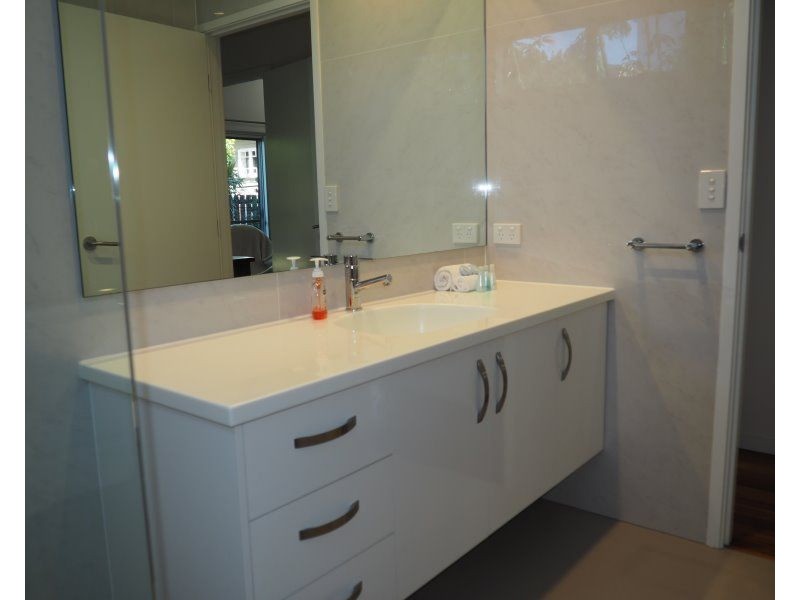 18 Southward Street, Mission Beach QLD 4852