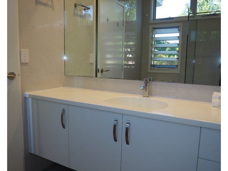 18 Southward Street, Mission Beach QLD 4852