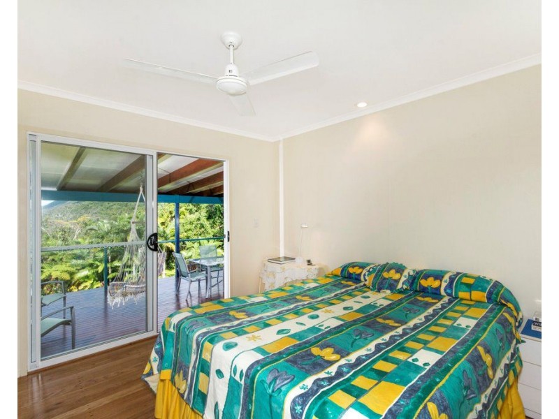 550 Etty Bay Road, Etty Bay QLD 4858