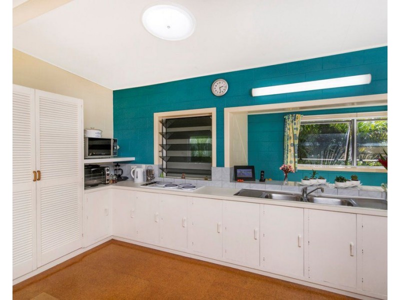 550 Etty Bay Road, Etty Bay QLD 4858