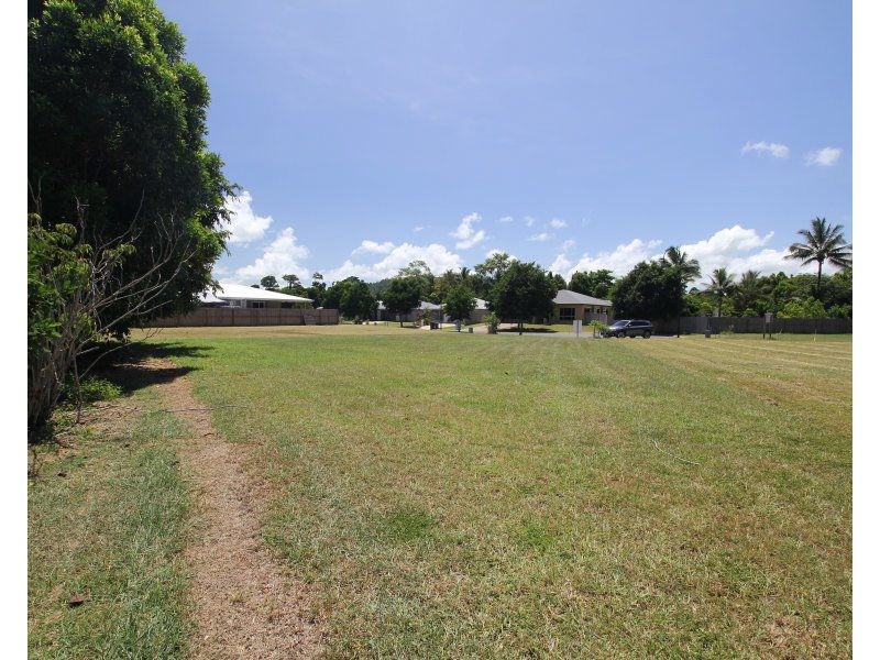10 Sandy Close, Mission Beach QLD 4852