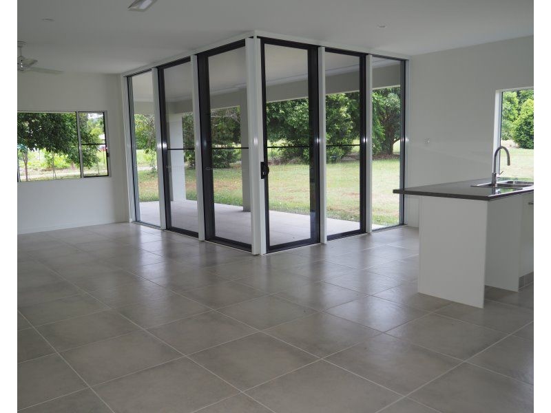 8 Sandpiper Close, Mission Beach QLD 4852