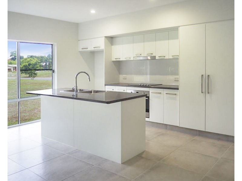 8 Sandpiper Close, Mission Beach QLD 4852