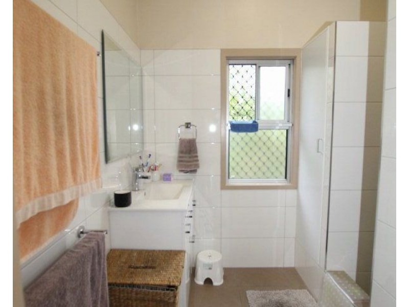 1 Vaughan Street, Tully QLD 4854
