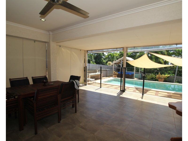 12 Rise Crescent, Mission Beach QLD 4852