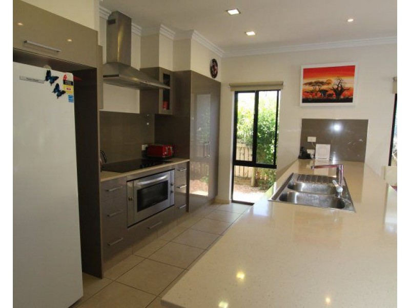 12 Rise Crescent, Mission Beach QLD 4852