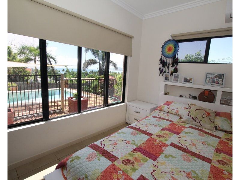 12 Rise Crescent, Mission Beach QLD 4852