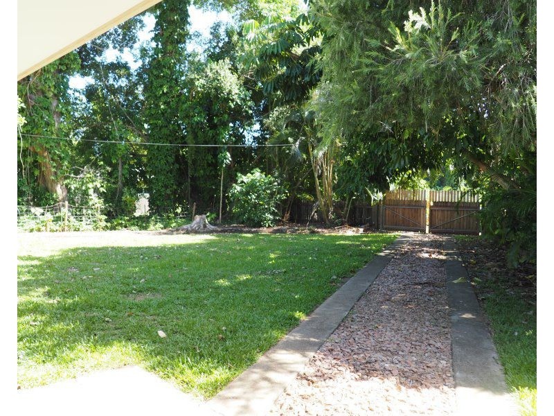 16 Casuarina Crescent, Mission Beach QLD 4852