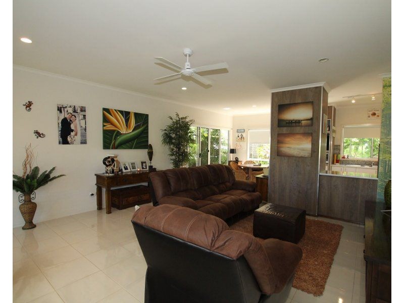 1/1 Seaview Court, Wongaling Beach QLD 4852