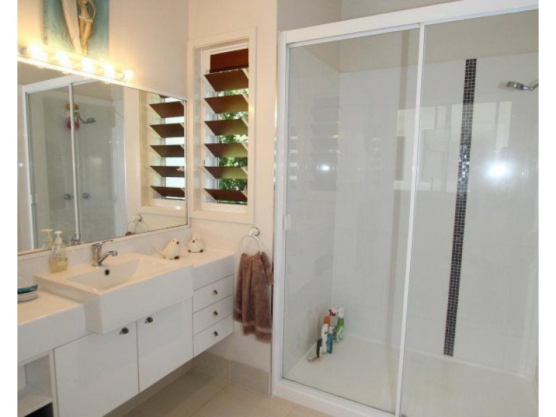 1/1 Seaview Court, Wongaling Beach QLD 4852