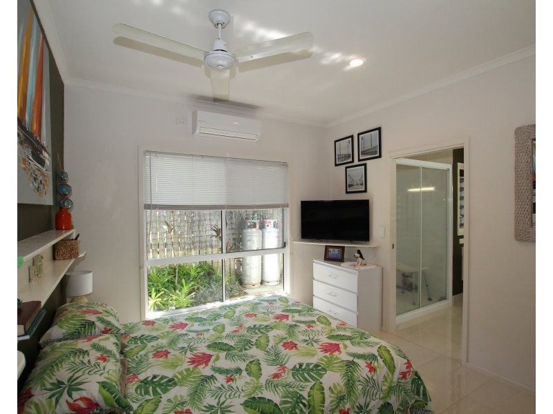 1/1 Seaview Court, Wongaling Beach QLD 4852
