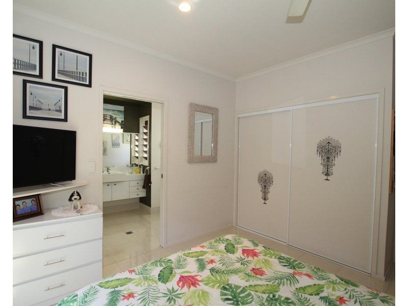1/1 Seaview Court, Wongaling Beach QLD 4852