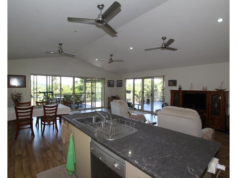 47 Cutten Street, Bingil Bay QLD 4852