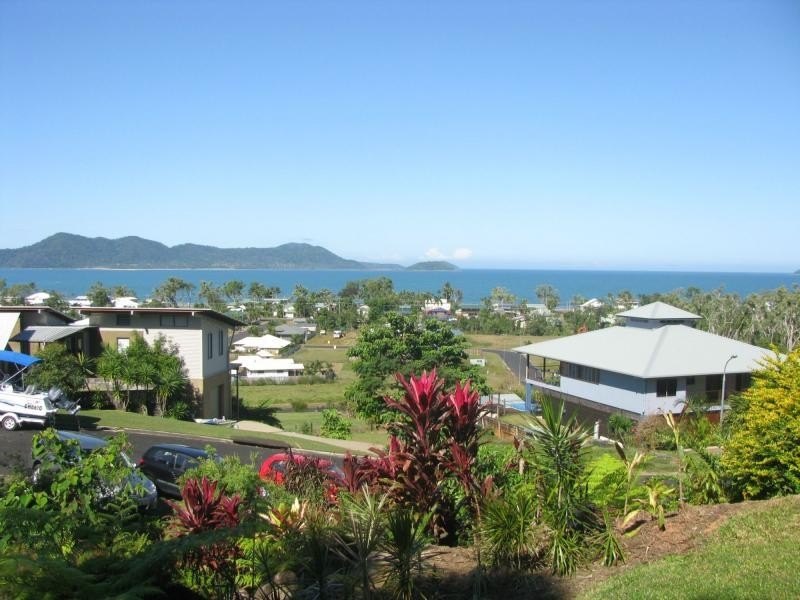 19 The Boulevard, South Mission Beach QLD 4852