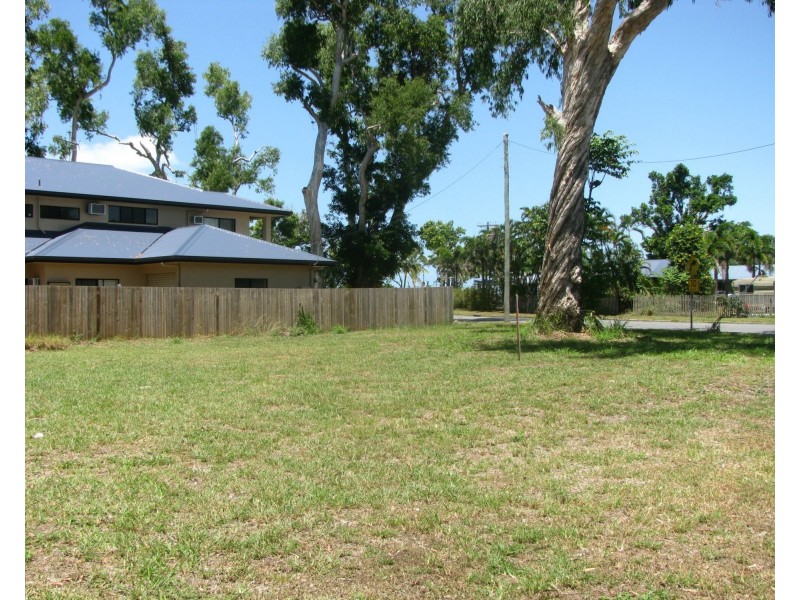 4 Wongaling Beach Road, Wongaling Beach QLD 4852