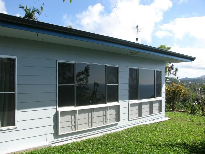 15 Mitchell Street, South Mission Beach QLD 4852