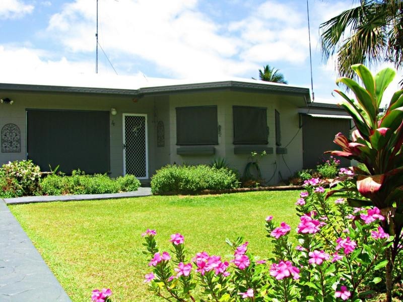4 Maple Terrace, Tully QLD 4854