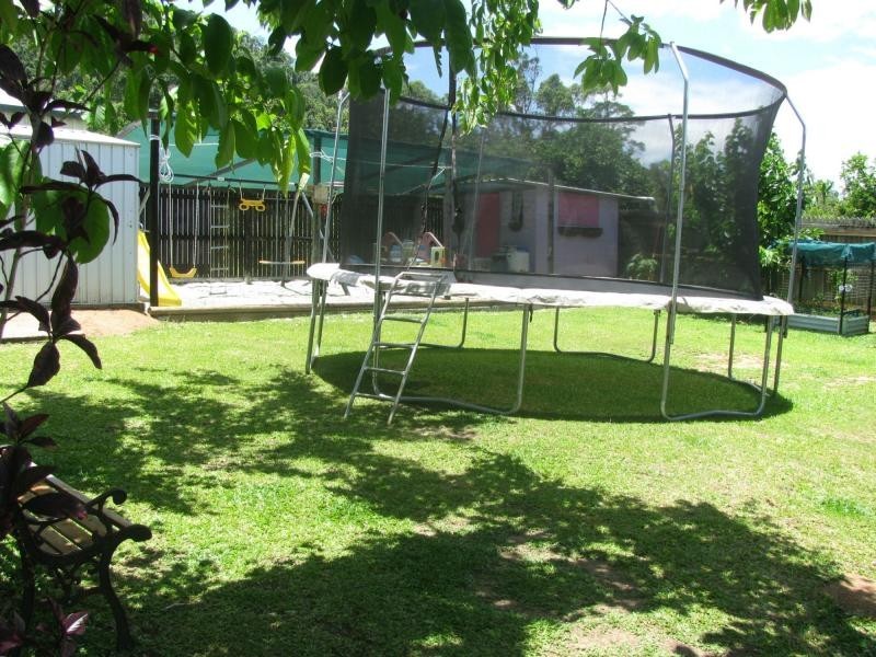 4 Maple Terrace, Tully QLD 4854