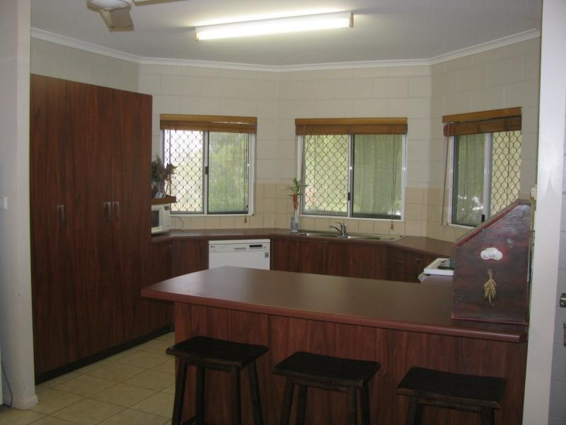 4 Maple Terrace, Tully QLD 4854