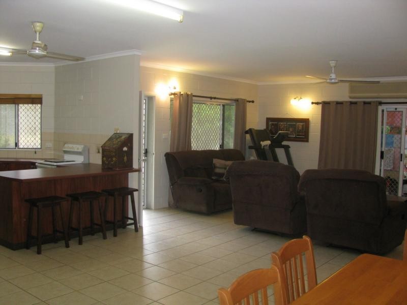 4 Maple Terrace, Tully QLD 4854