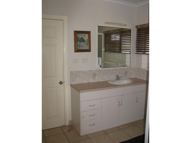 4 Maple Terrace, Tully QLD 4854