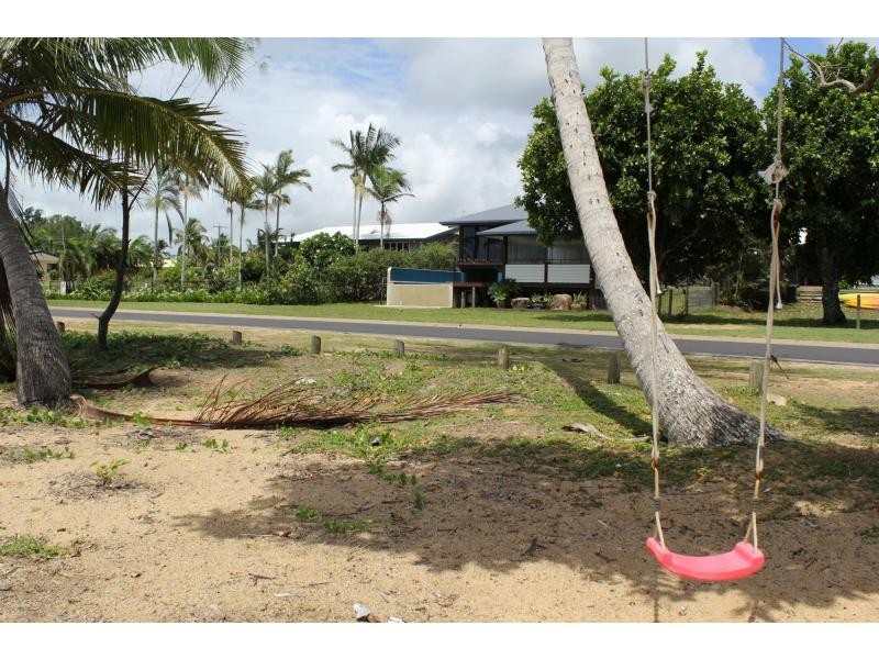 46 Kennedy Esplanade, South Mission Beach QLD 4852