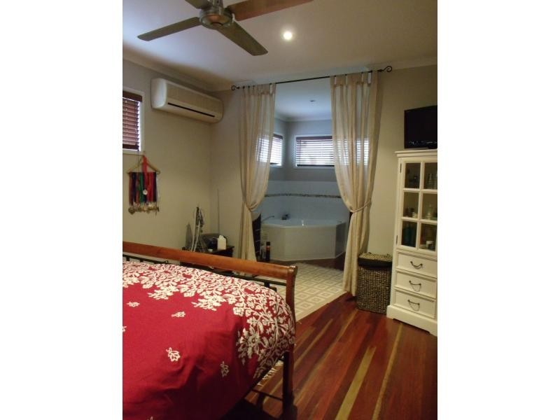 2/19 Mariner Drive, South Mission Beach QLD 4852