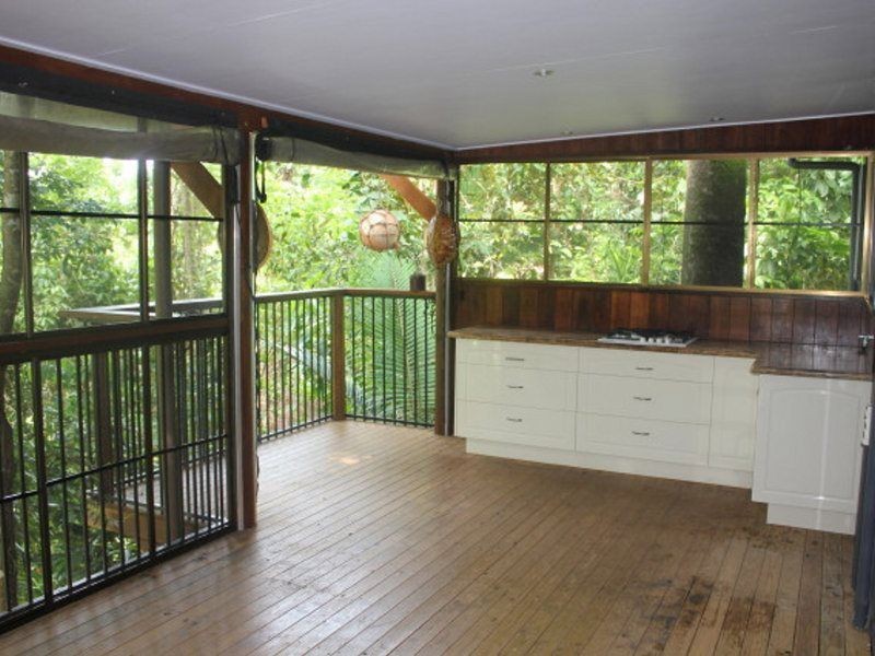 5 Bicton Close, Bingil Bay QLD 4852