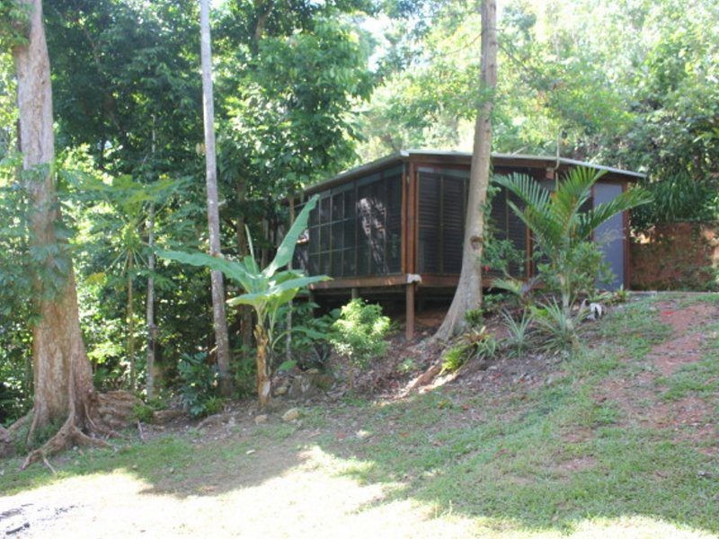 5 Bicton Close, Bingil Bay QLD 4852