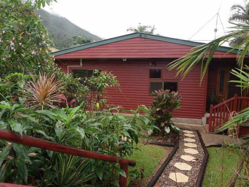 26 Hyatt Street, Tully QLD 4854