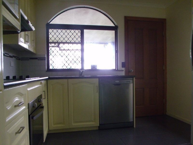 26 Hyatt Street, Tully QLD 4854