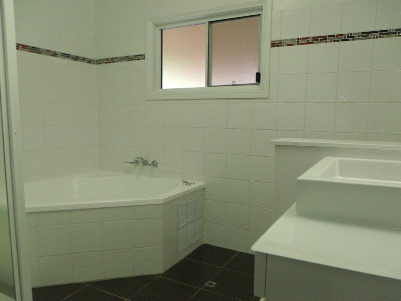 26 Hyatt Street, Tully QLD 4854