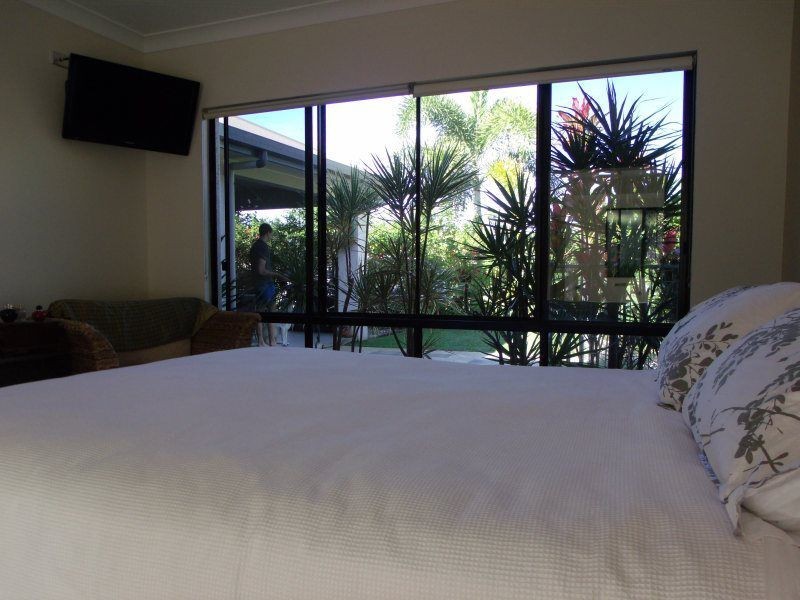 15 Spinnaker Street, South Mission Beach QLD 4852