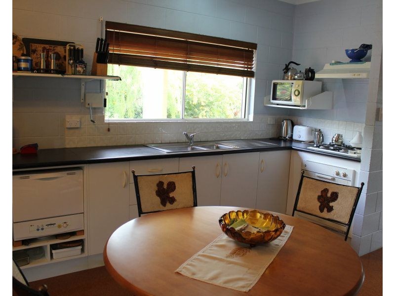 8 Dunkalli Crescent, Wongaling Beach QLD 4852