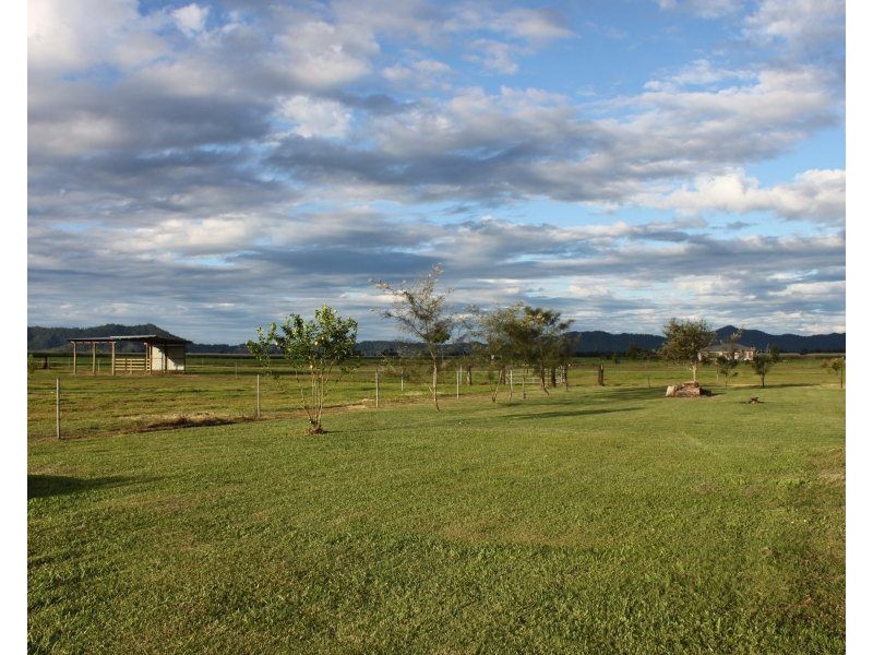 154 Old Tully Road, Tully QLD 4854