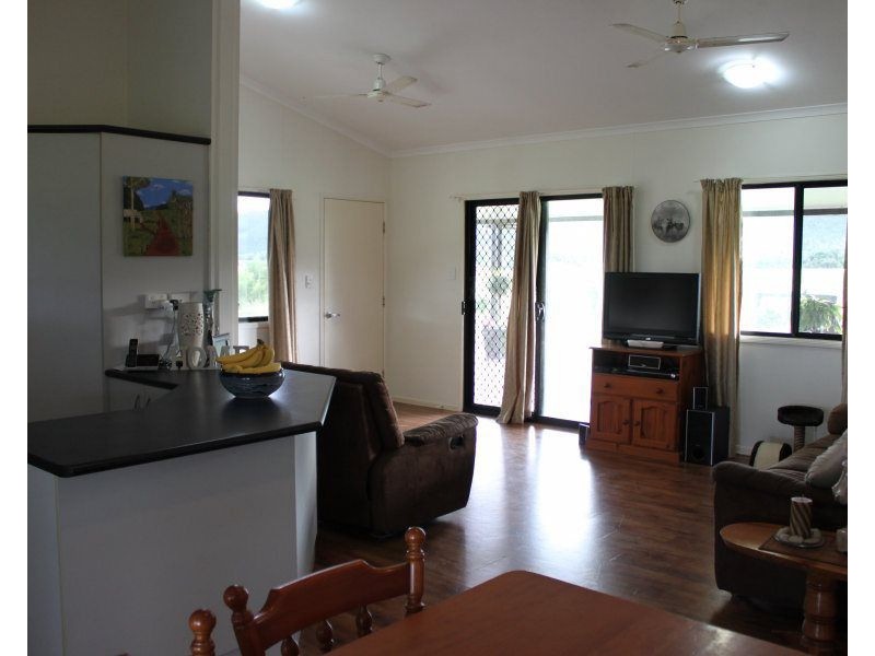 154 Old Tully Road, Tully QLD 4854