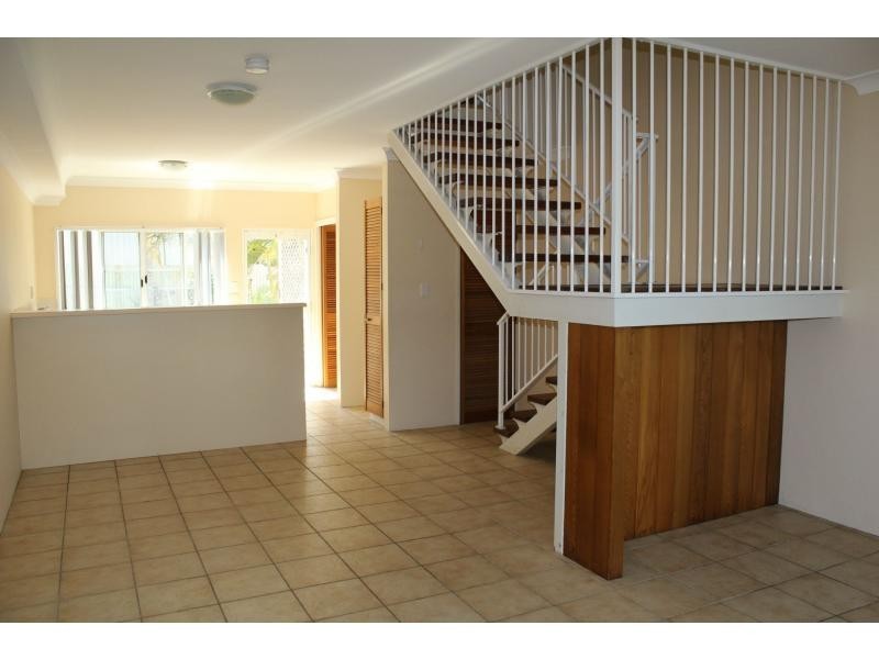 1/4 Hilliar Street, Wongaling Beach QLD 4852