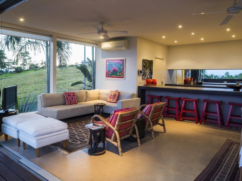 1/2 Coonanglebah Street, Mission Beach QLD 4852