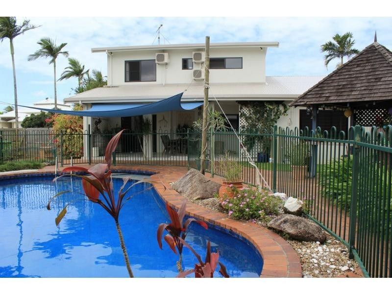 36 Wall Street, South Mission Beach QLD 4852