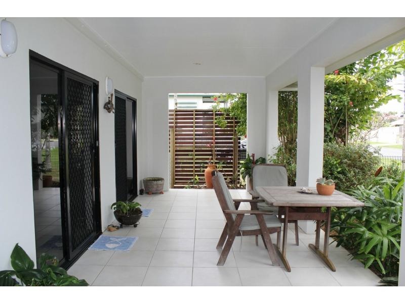36 Wall Street, South Mission Beach QLD 4852