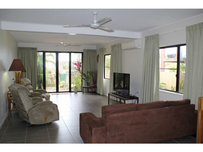 36 Wall Street, South Mission Beach QLD 4852