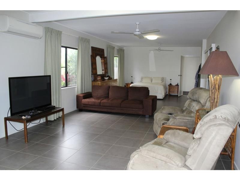 36 Wall Street, South Mission Beach QLD 4852