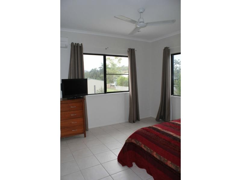 36 Wall Street, South Mission Beach QLD 4852