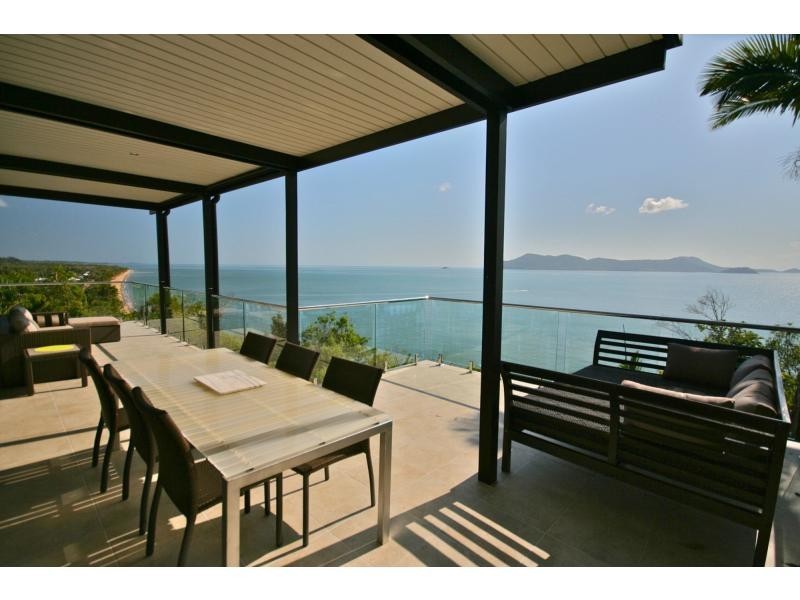 5 Mitchell Street, South Mission Beach QLD 4852