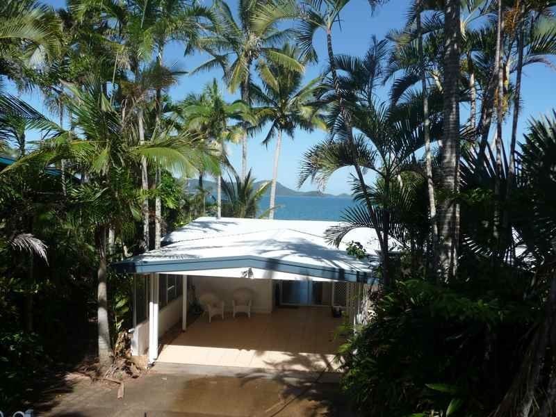 21 Mitchell Street, South Mission Beach QLD 4852