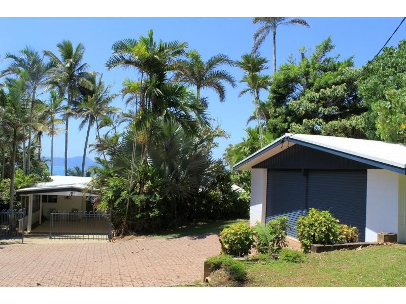 21 Mitchell Street, South Mission Beach QLD 4852