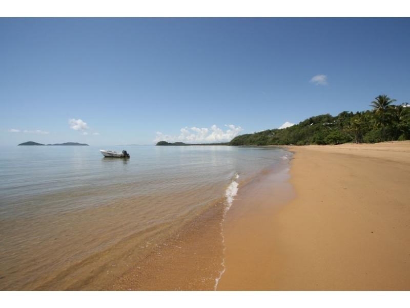 21 Mitchell Street, South Mission Beach QLD 4852