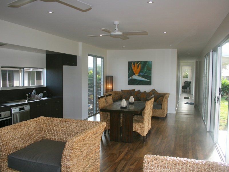 19 Rise Crescent, Mission Beach QLD 4852