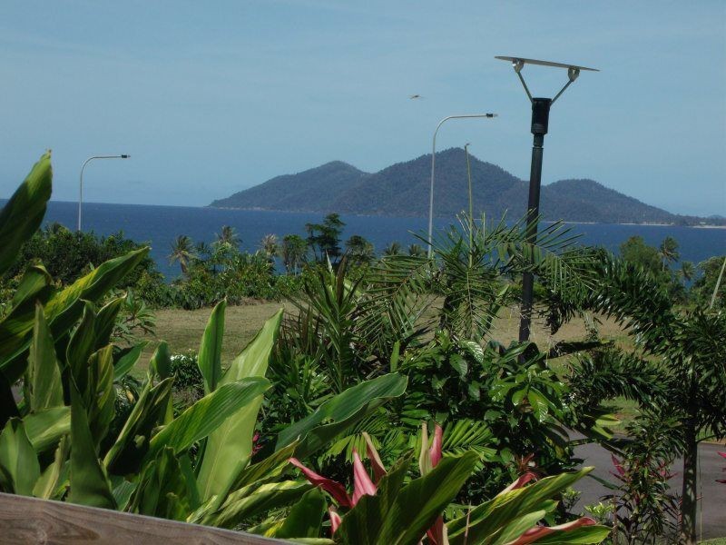 19 Rise Crescent, Mission Beach QLD 4852