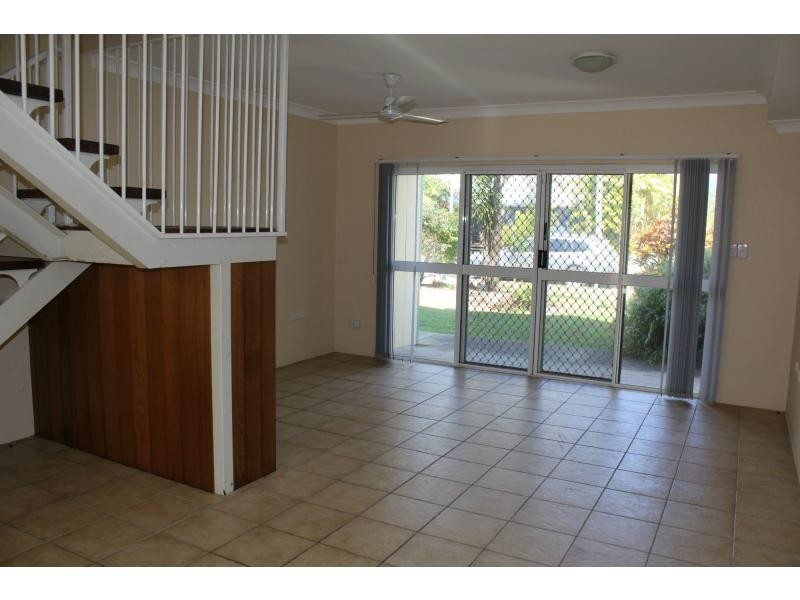 1/4 Hilliar Street, Wongaling Beach QLD 4852